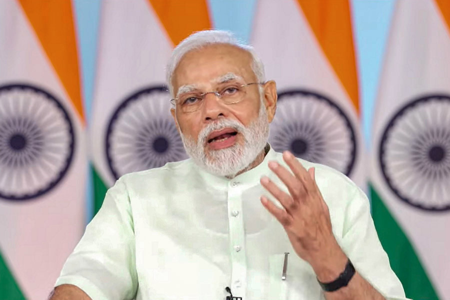 তারেক রহমানের সম্ভাব্য শপথে নরেন্দ্র মোদিকে আমন্ত্রণের পরিকল্পনা: রাজনৈতিক অঙ্গনে বিতর্ক