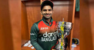 ছক্কা মেরে ছয়টি বল হারানোর পর শামীমকে থামিয়ে আয়োজকরা বললো আর বল নাই (?)