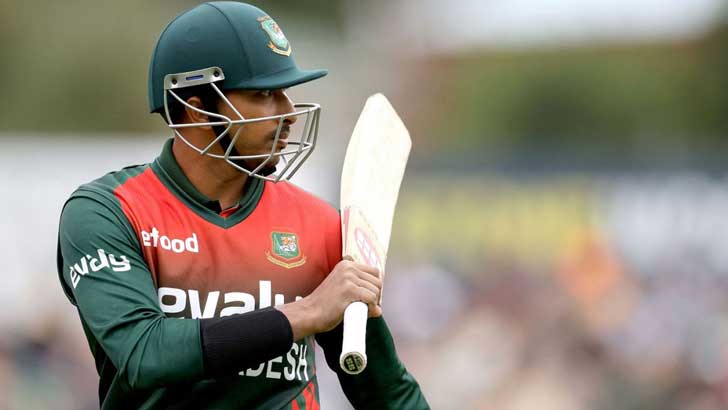 চার-ছক্কায় ফিফটি তুলে নিলেন সৌম্য সরকার